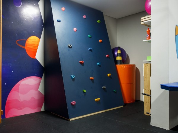 Parede de escalada temática