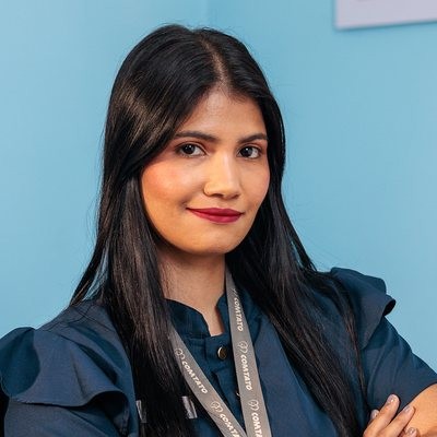 Amanda Teresa, recepcionista na ComTato